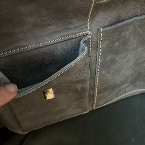 Roots Leather Charcoal Canadian Villager Tribe Crossbody Bag - Picture 13 of 16